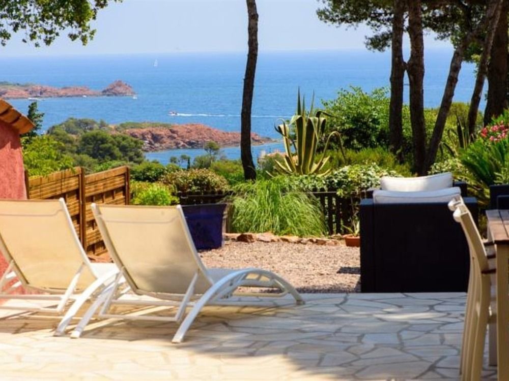 Bastidon Vue Mer Antheor-Cap-Roux Extérieur photo